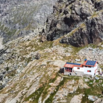 Il Rifugio Longoni alla Sassa d'Entova in Valmalenco