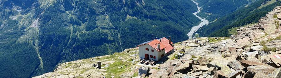Il Rifugio Longoni a fine luglio 2026