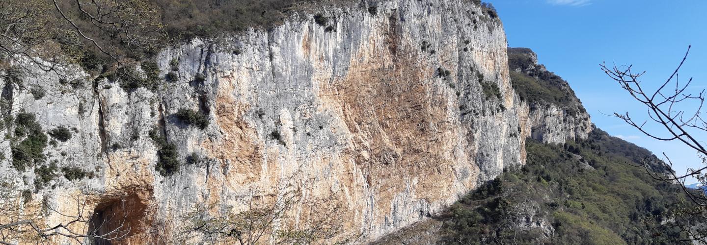 Parete Rossa di Castel Presina - Senza chiedere permesso